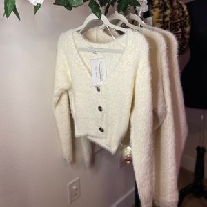 Ivory Cropped Fuzzy Sweater